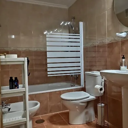 Centrico Con Wifi Y Parking De Coche Tamano Medio