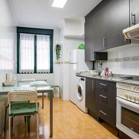 Centrico Con Wifi Y Parking De Coche Tamano Medio شقة