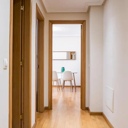Apartment Centrico Con Wifi Y Parking De Coche Tamano Medio *